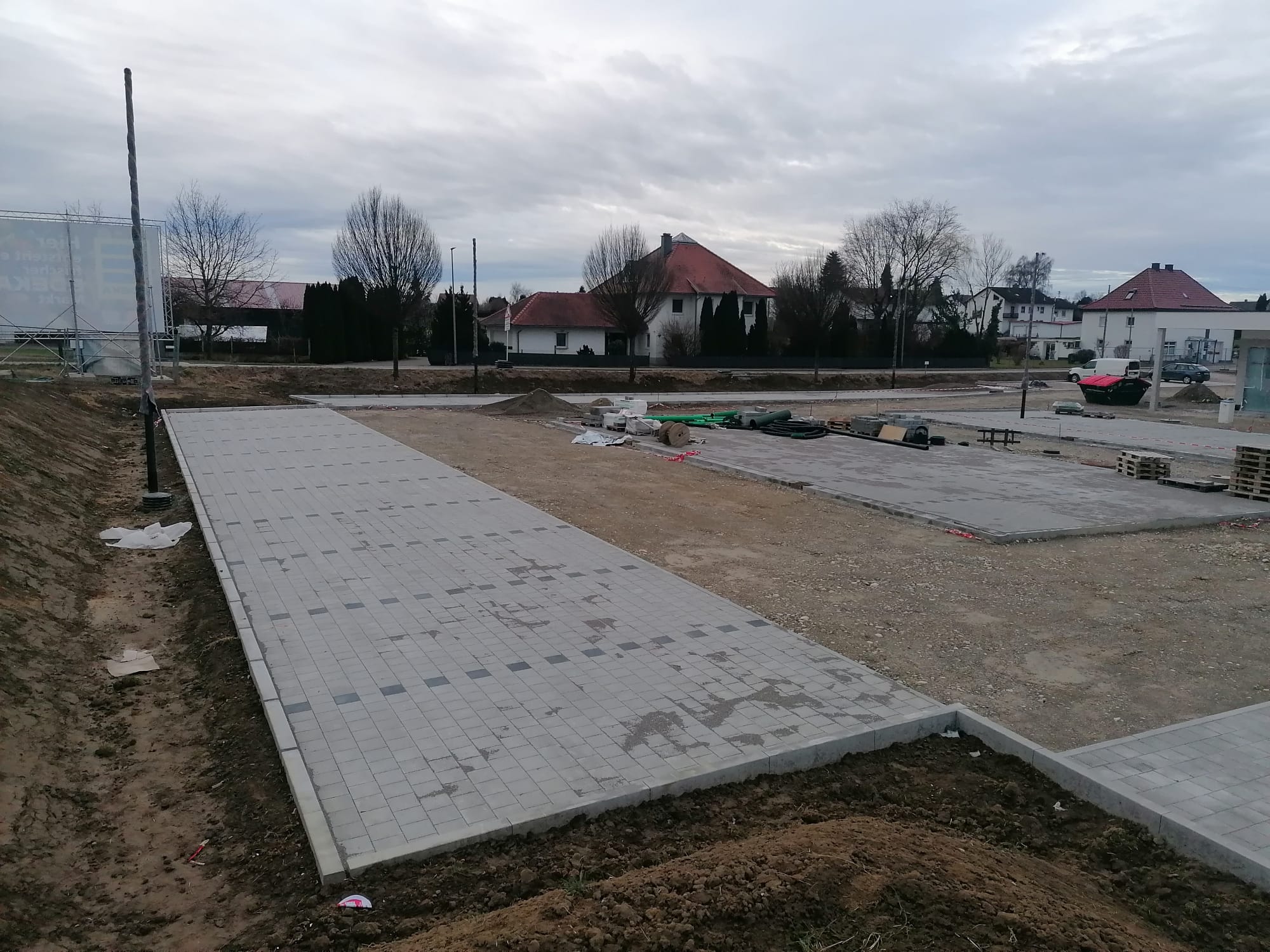 Moderne Außenanlagen